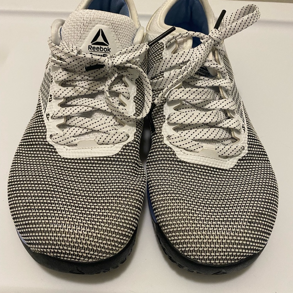 Womens crossfit/ running sneakers awesome shape!! $70-$90 a pair.